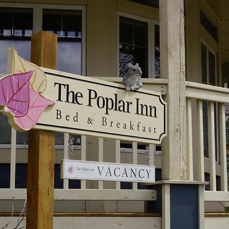 The Poplar Inn Банфф Екстер'єр фото